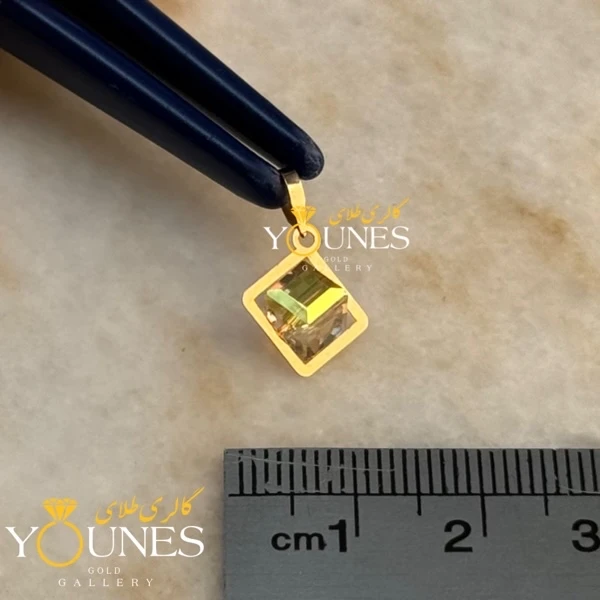 آویز طلا سواروسکی مربعی زرد